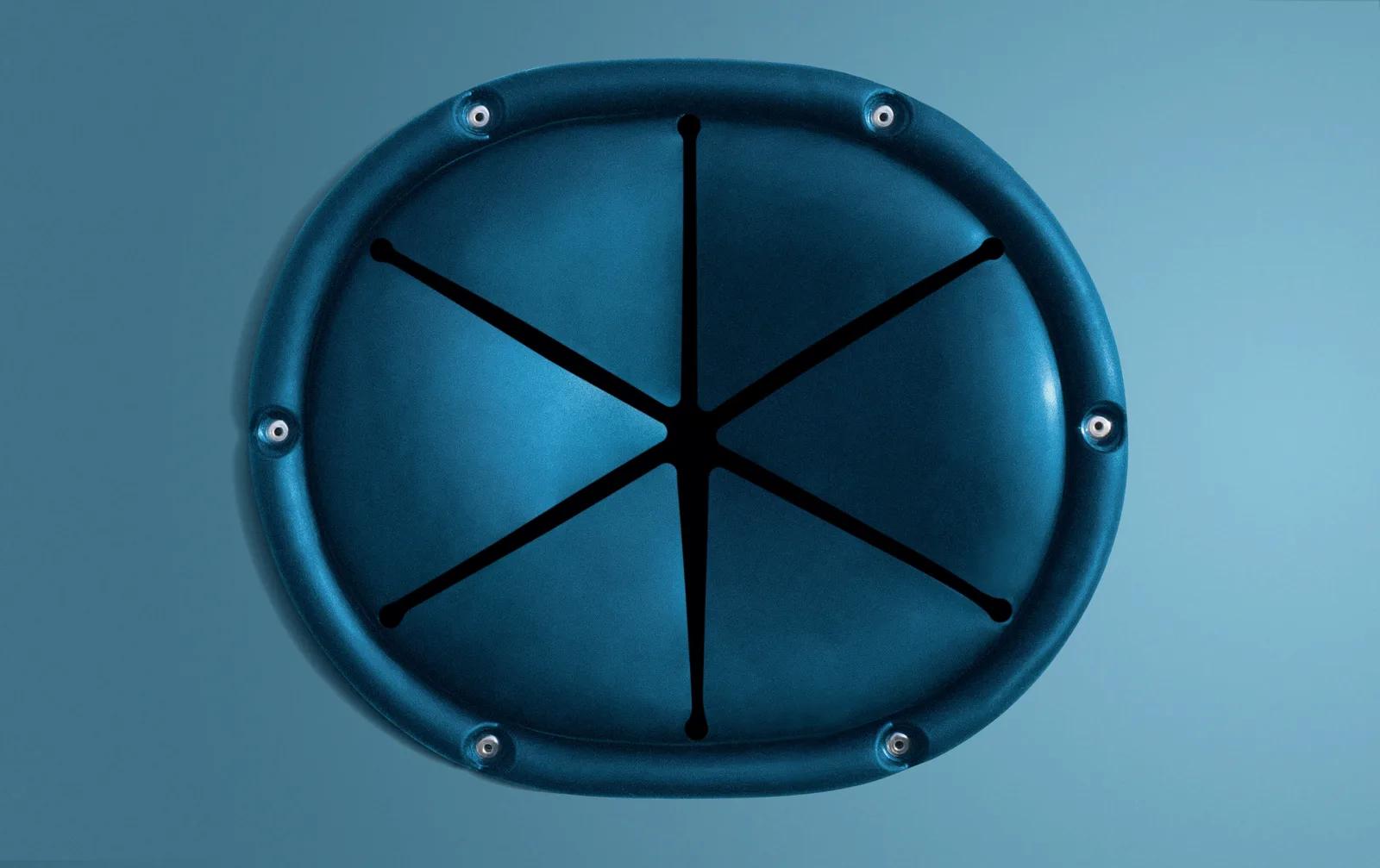 The insertion apertures are available in different variants (in the picture with rubber rosette).