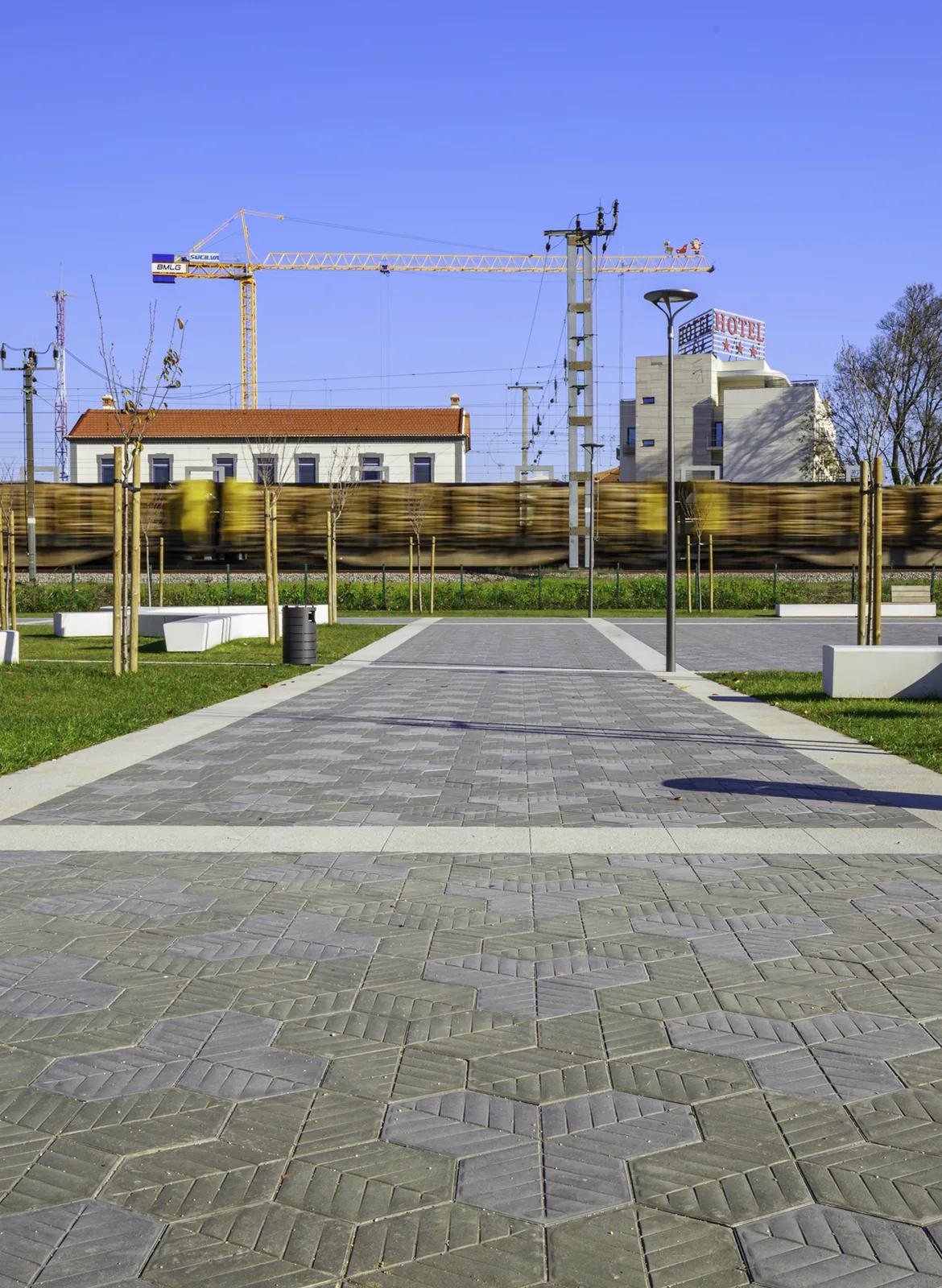 TERMINAL RODOVIARIO, POMBAL, LEIRIA, PT ©NUNO ALMENDRA