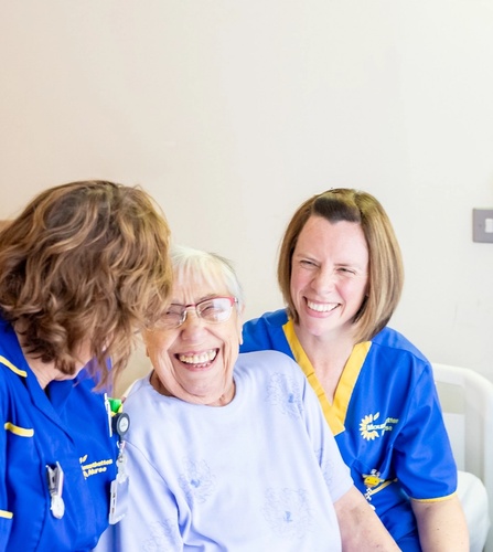 Mountbatten nurses with patient at the Mountbatten Hospice.