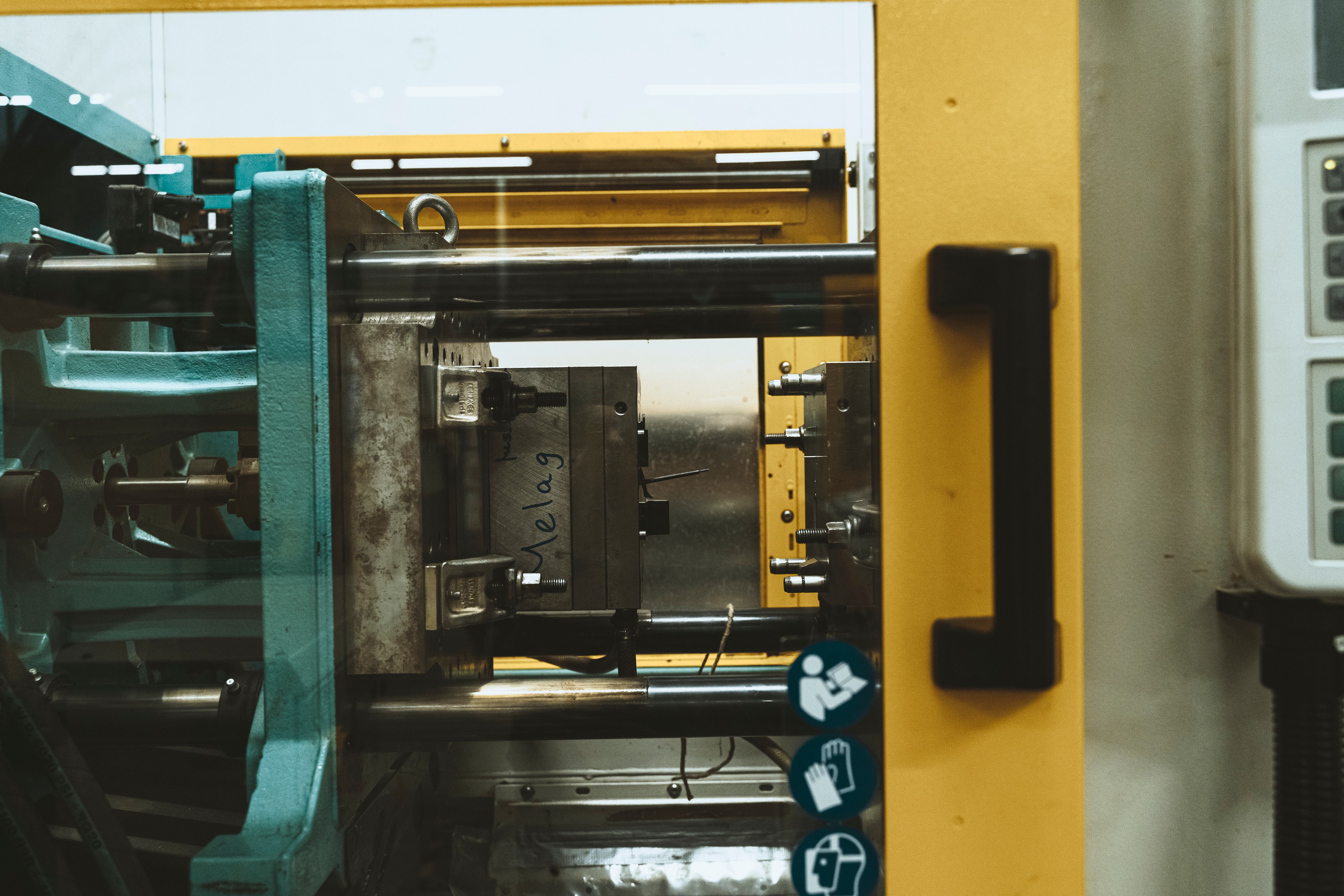 Weiland Werkzeugbau — featureGridSection