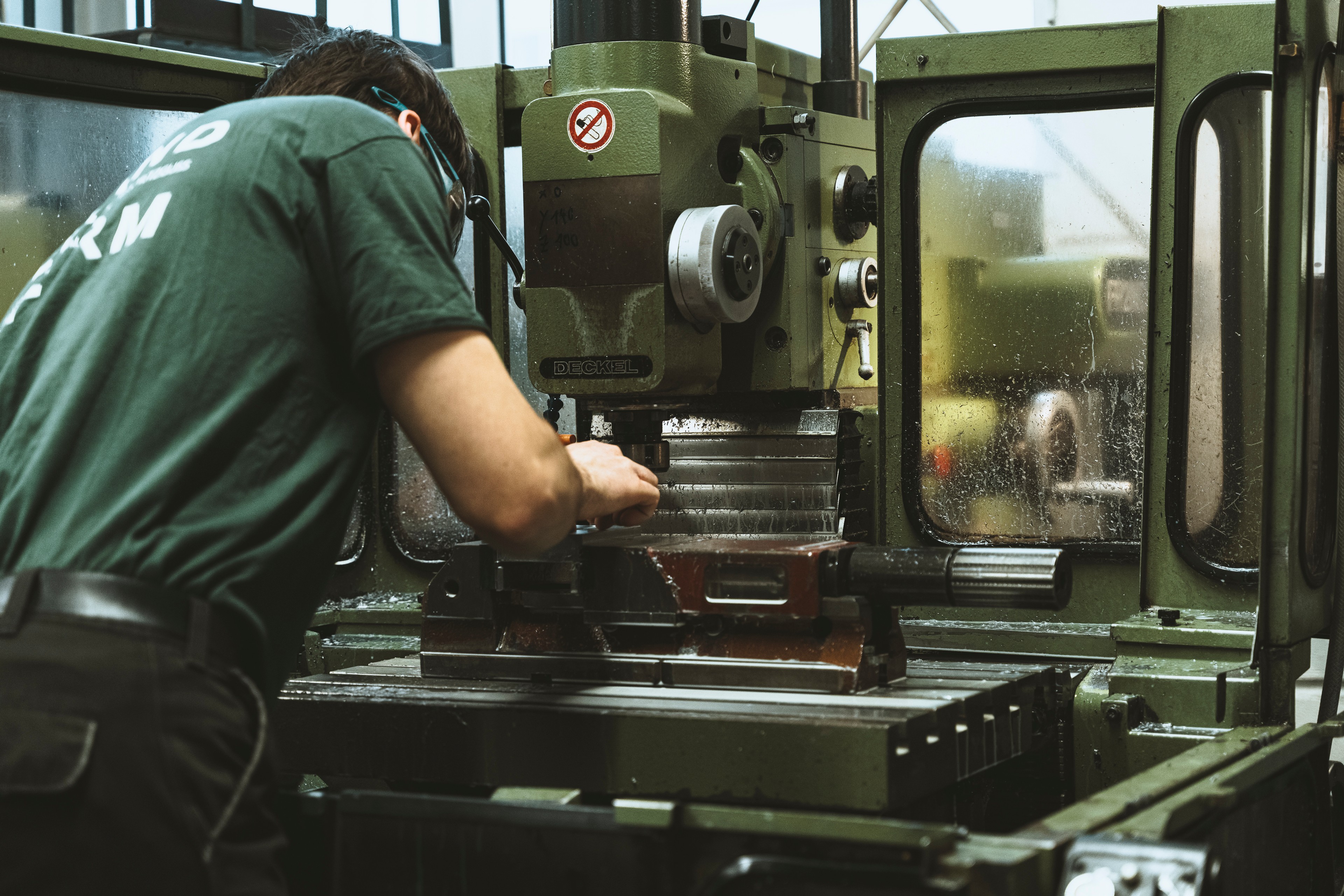 Vollständige Nachbearbeitung und Montage