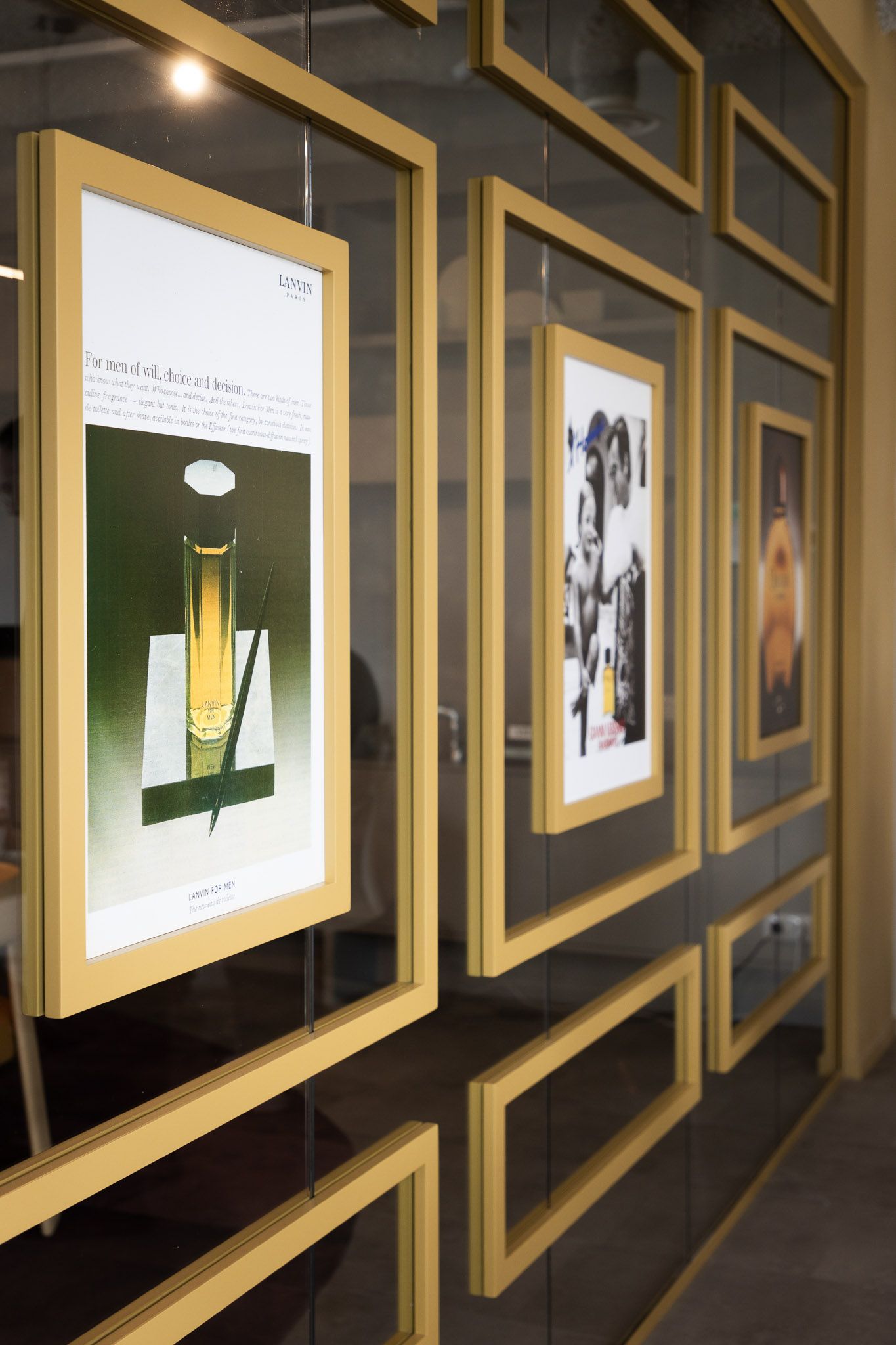 Gallery showcase image