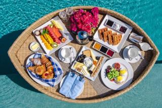 Dusit Thani Floating Breakfast