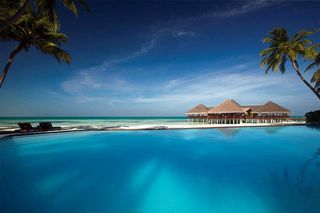 Medhufushi Island Resort Infinity Pool