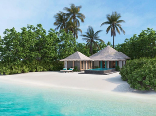 Kihaa Maldives Beach Suite with Infinity Pool