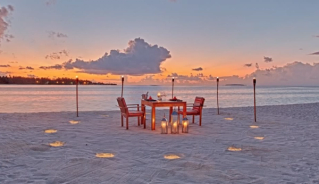 Kihaa Maldives Private Dining Beach