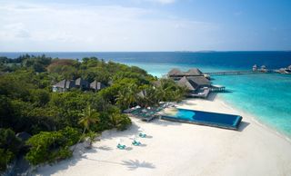 JA Manafaru Maldives Infinity Pool & Bar