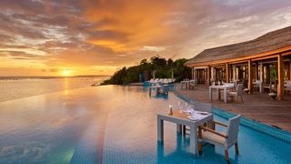 Hideaway Beach Resort & Spa Sunset Pool Café