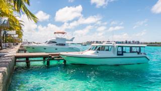 Shared speedboat transfer for Anantara Veli