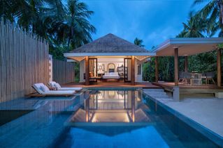 Anantara Kihavah Sunset Beach Pool Villa