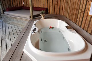 Komandoo Island Resort Premium Jacuzzi Beach Villa