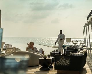 Four Seasons Landaa Giraavaru Blu Bar