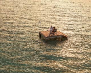 Four Seasons Landaa Giraavaru Mid Ocean Platform Dining