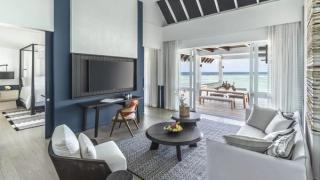 Four Seasons Landaa Giraavaru Sunset Family Water Villa with Pool