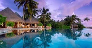 Milaidhoo Maldives Compass Pool Bar