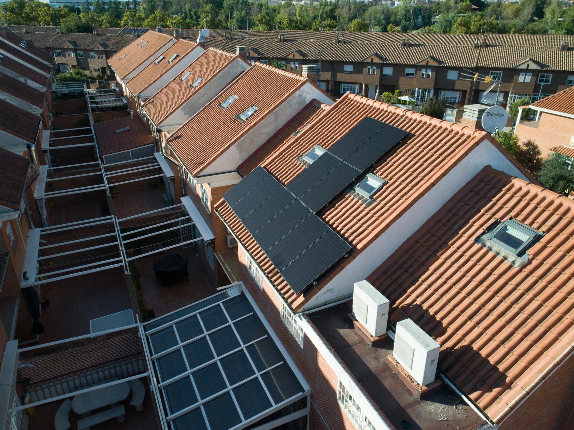 Instalación placas solares en la vivienda del cliente