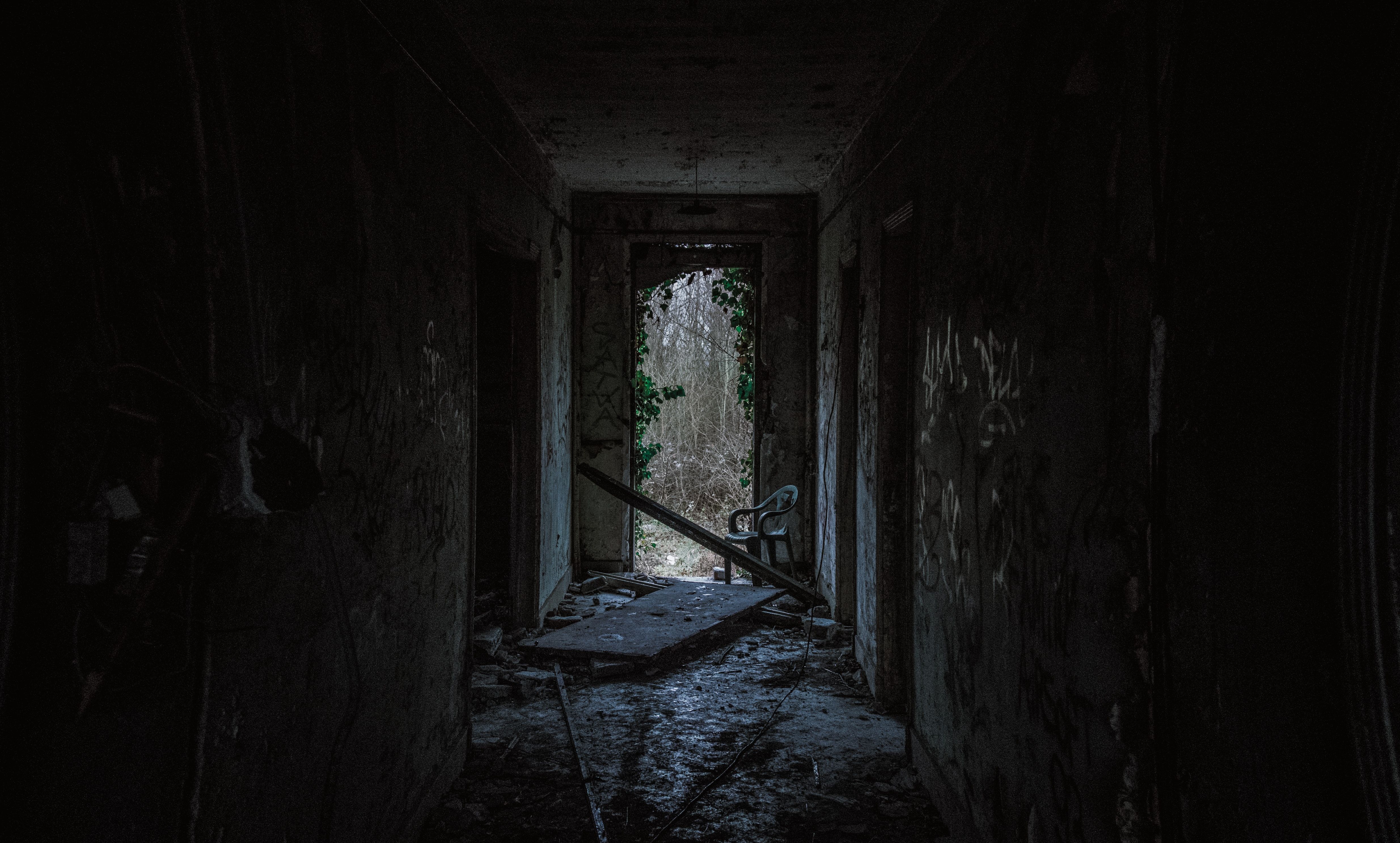 Dark room