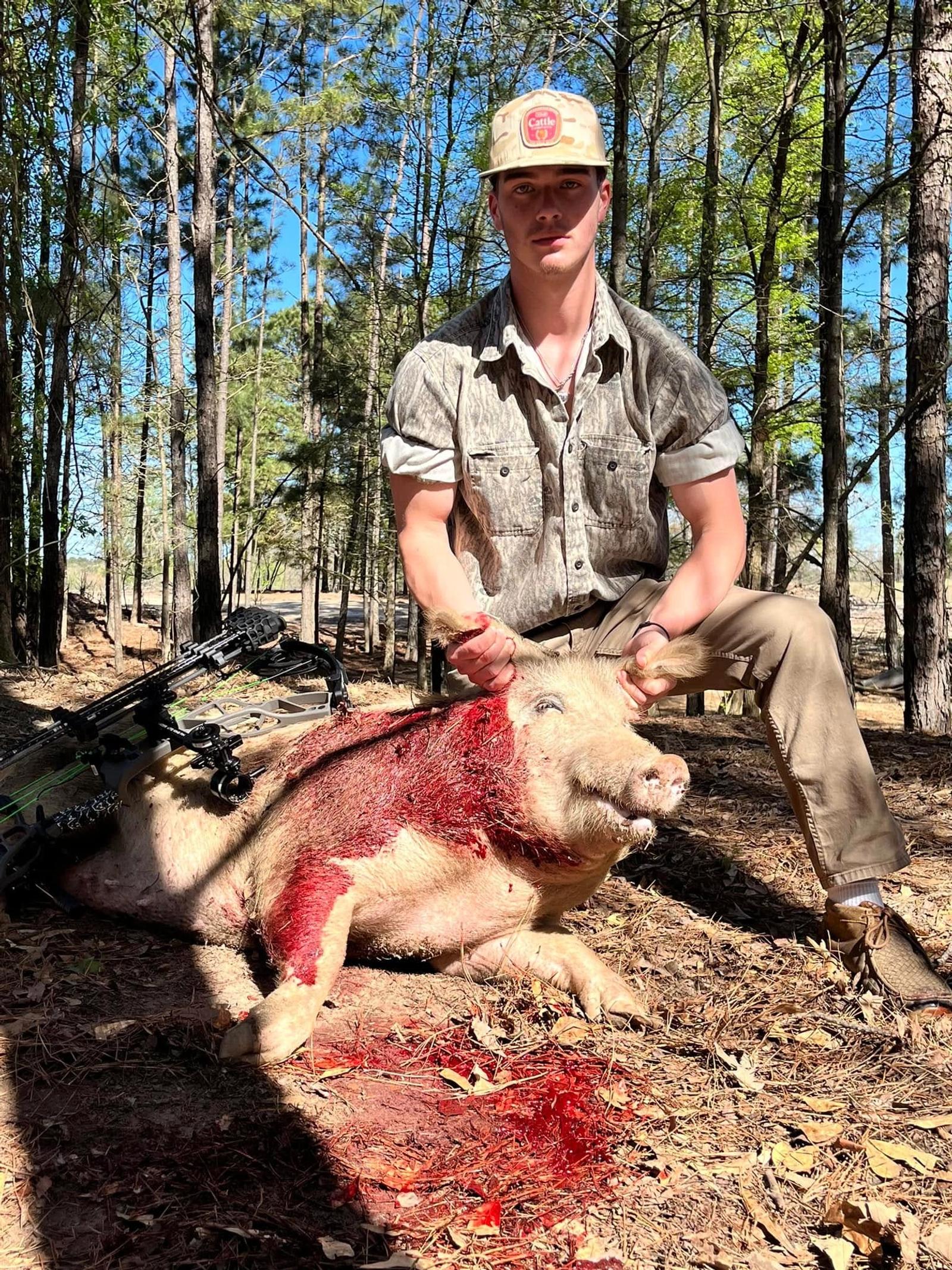 Guided Hog Hunt at Boggy Creek Outfitters in Bivins, Texas