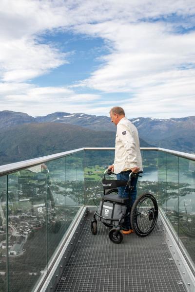 Ta deg en hvil når du trenger det, med Active Sitwalk 1-2-3 kan du gå så langt du klarer