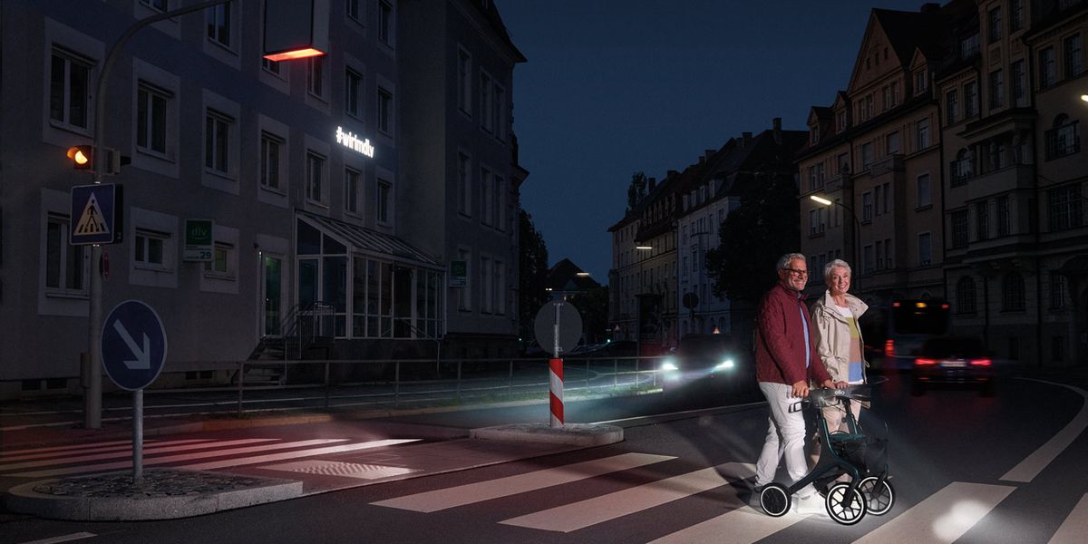 Active Ello rullator med elektrisk fremdrift har lys og reflekser