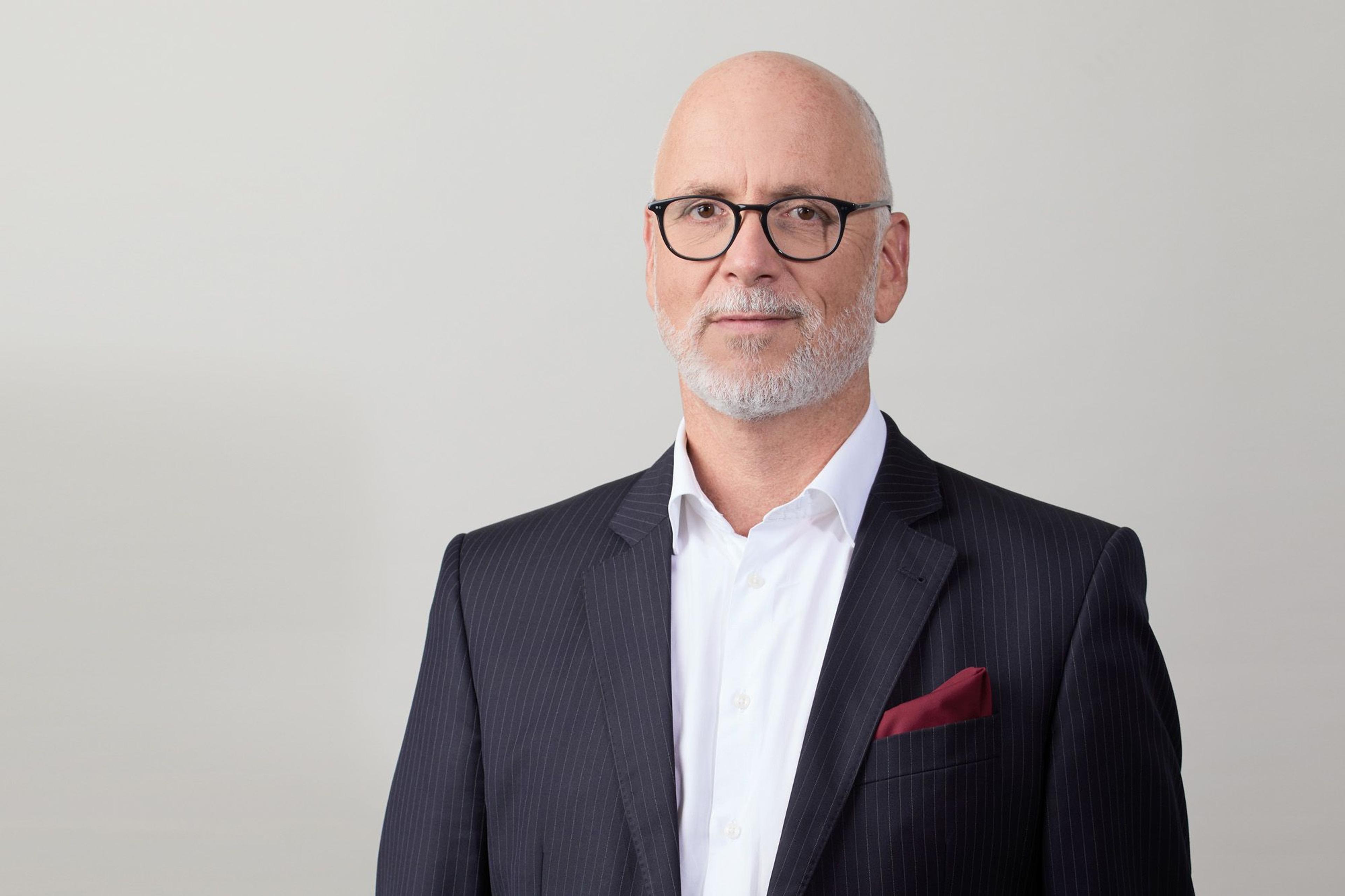 IRZ-Blitzlicht: Nikolaj Schmolcke im Interview