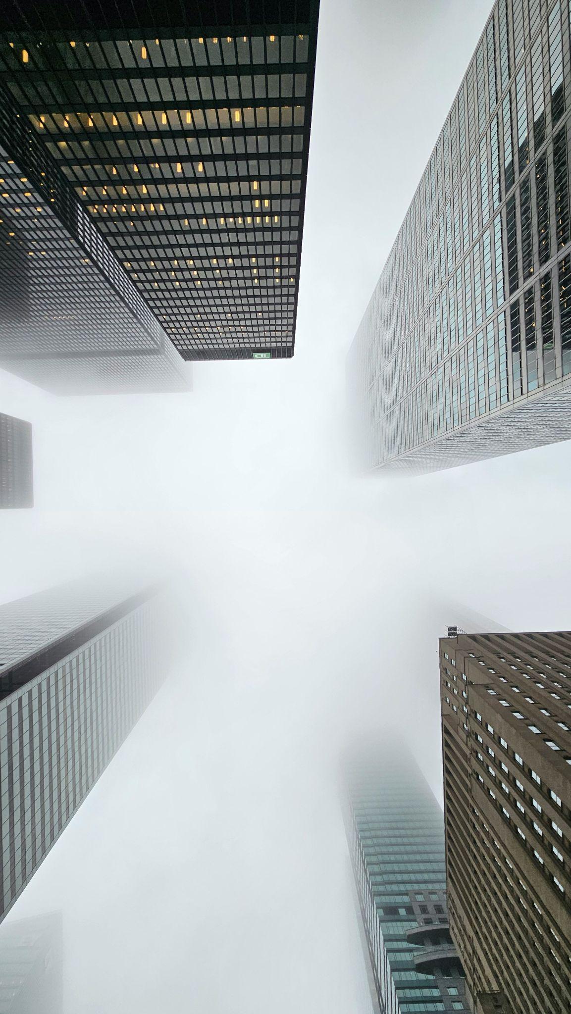 How to Choose Between Investment Banking and Consulting: A Strategic Career Guide