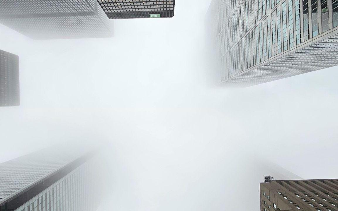 How to Choose Between Investment Banking and Consulting: A Strategic Career Guide