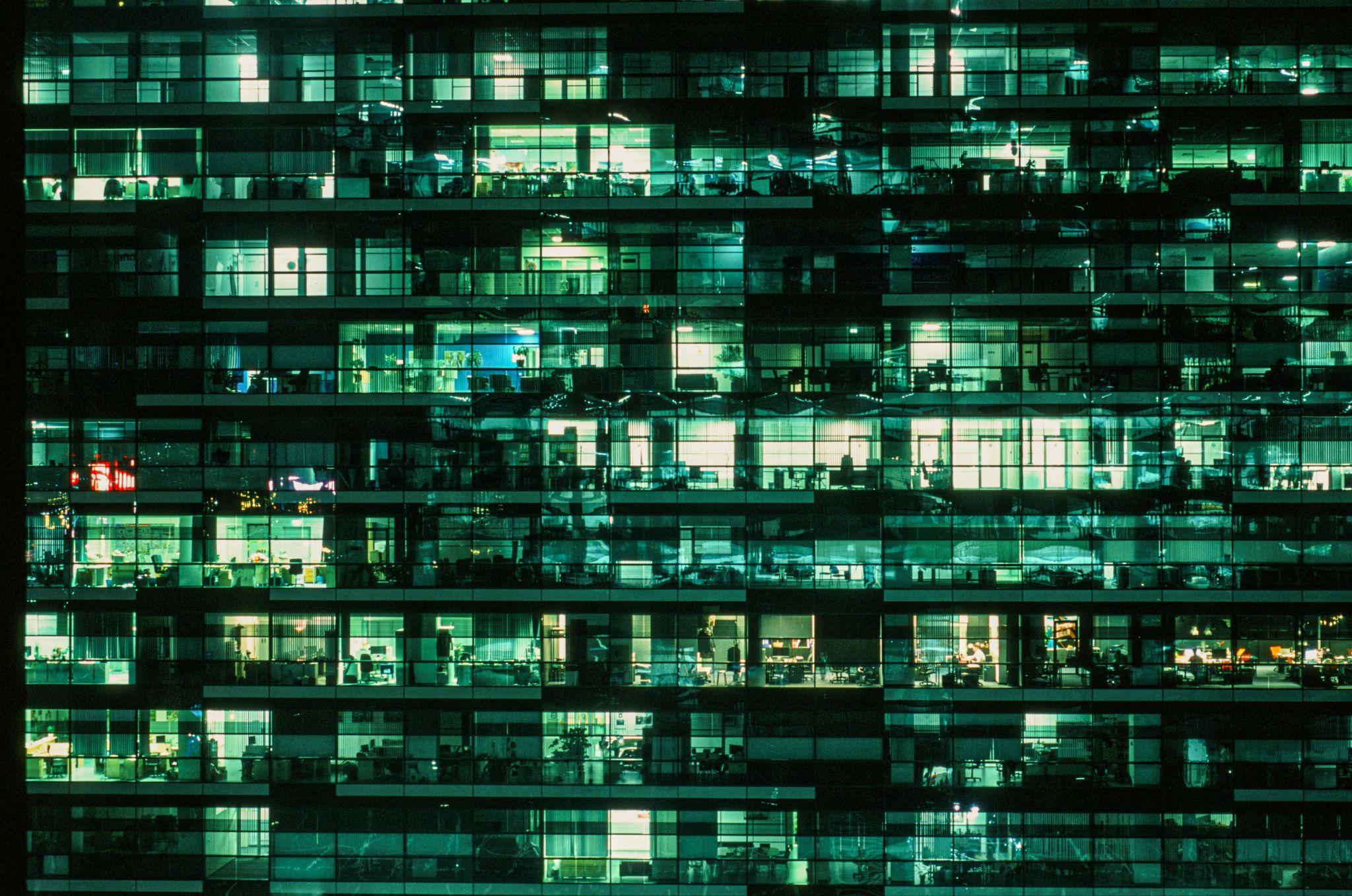 Why Investment Bankers Work Long Hours