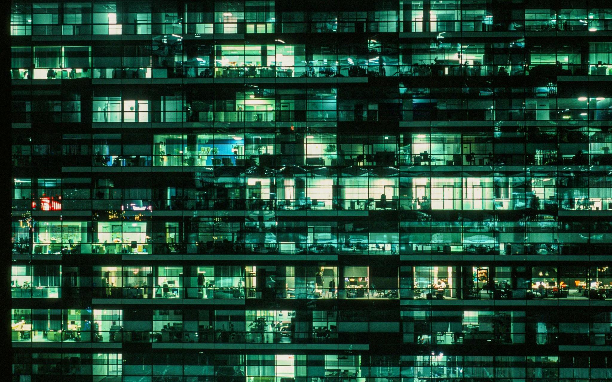 Why Investment Bankers Work Long Hours