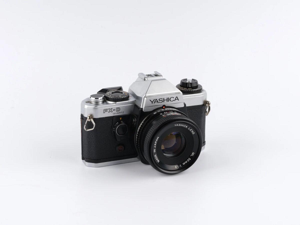 35mm camera 14