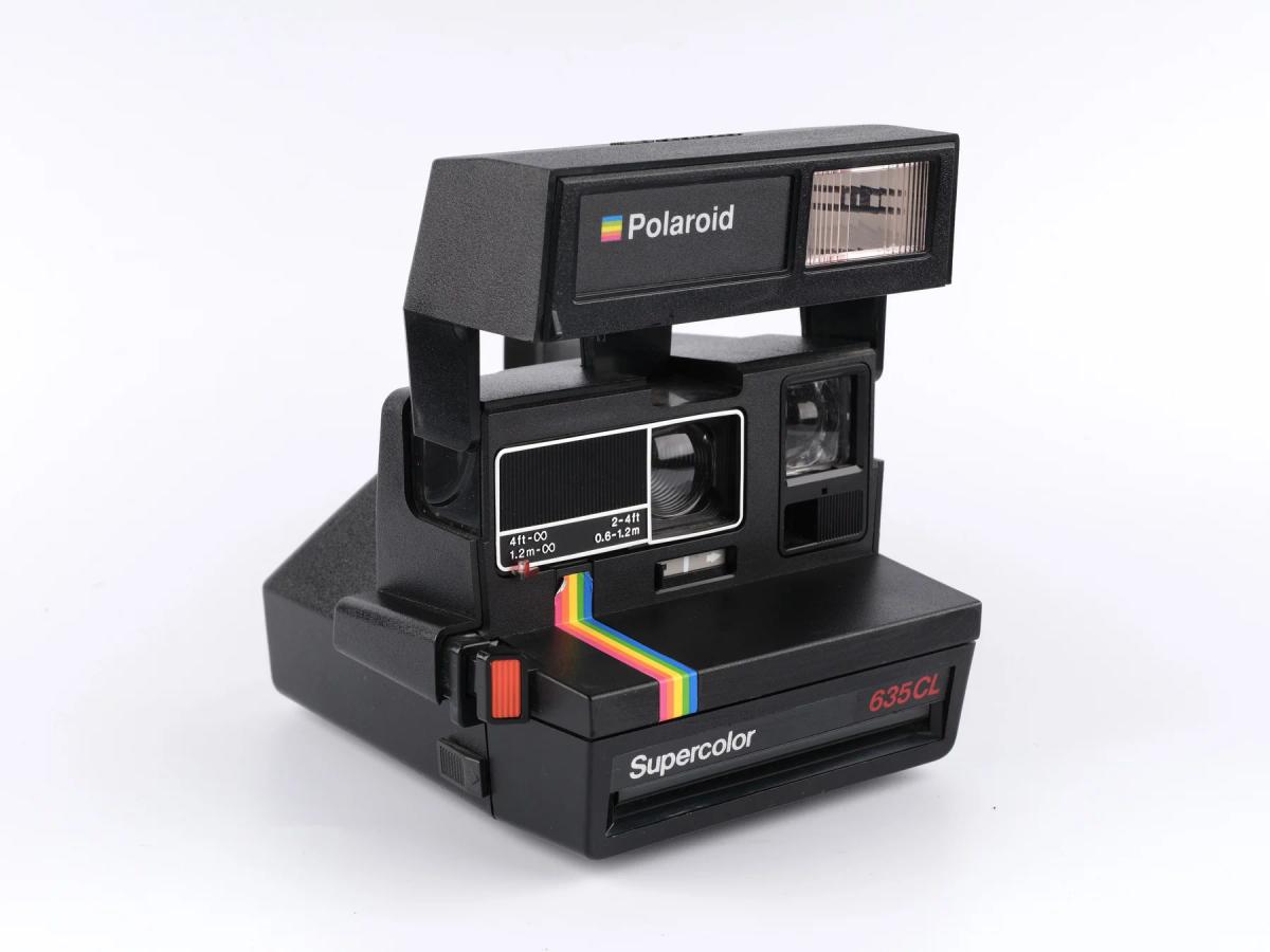 Polaroid 600 series camera 9