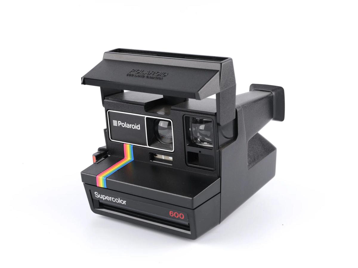 Polaroid 600 series camera 11