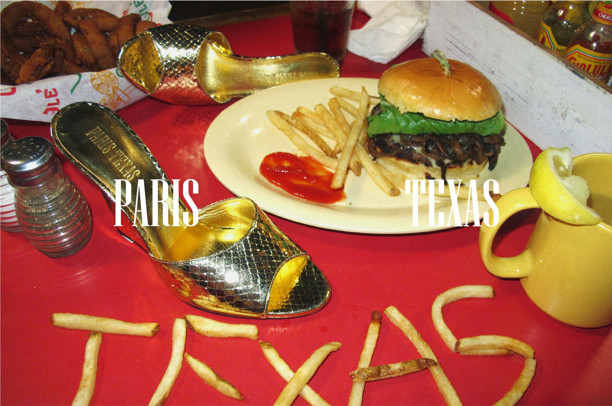 CREATIVE DIRECTION – FW22 ADVERTISING CAMPAIGN