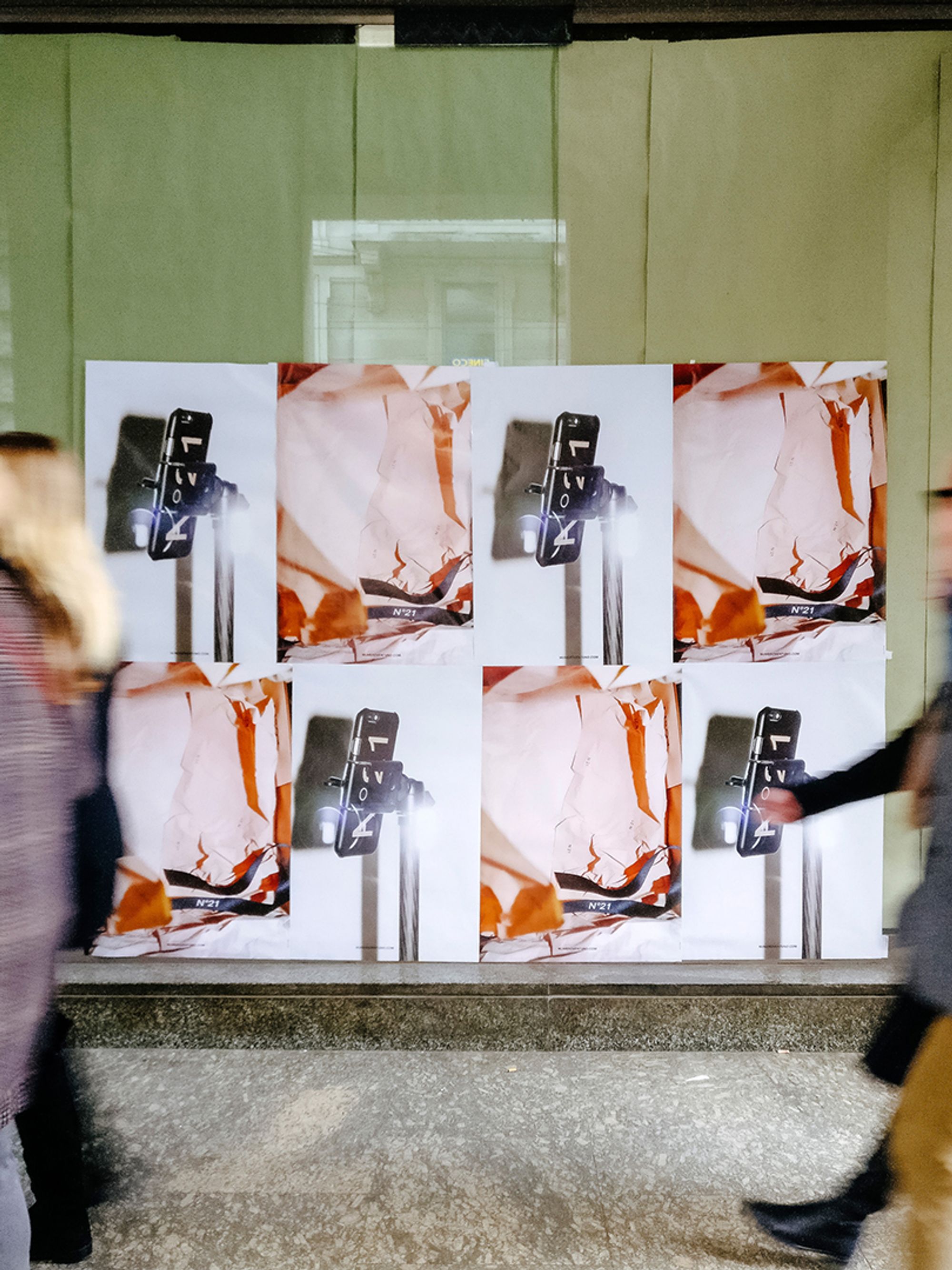 BRAND STRATEGY – ACTIVATION W FW18 GUERRILLA POSTERS