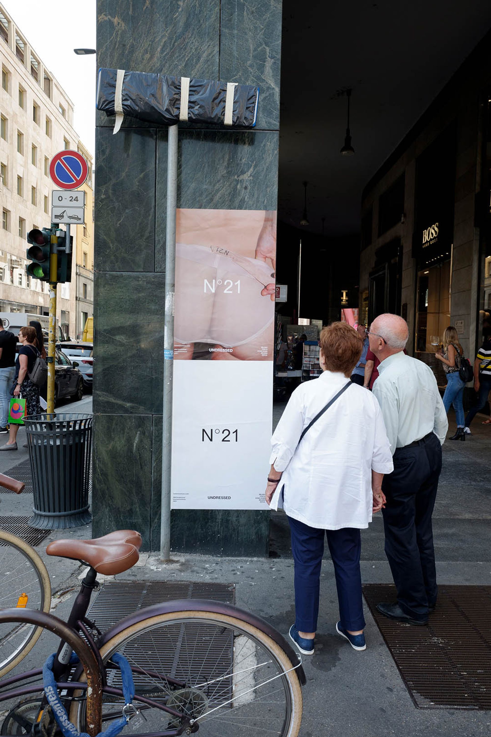 BRAND STRATEGY – ACTIVATION SS20 GUERRILLA POSTERS