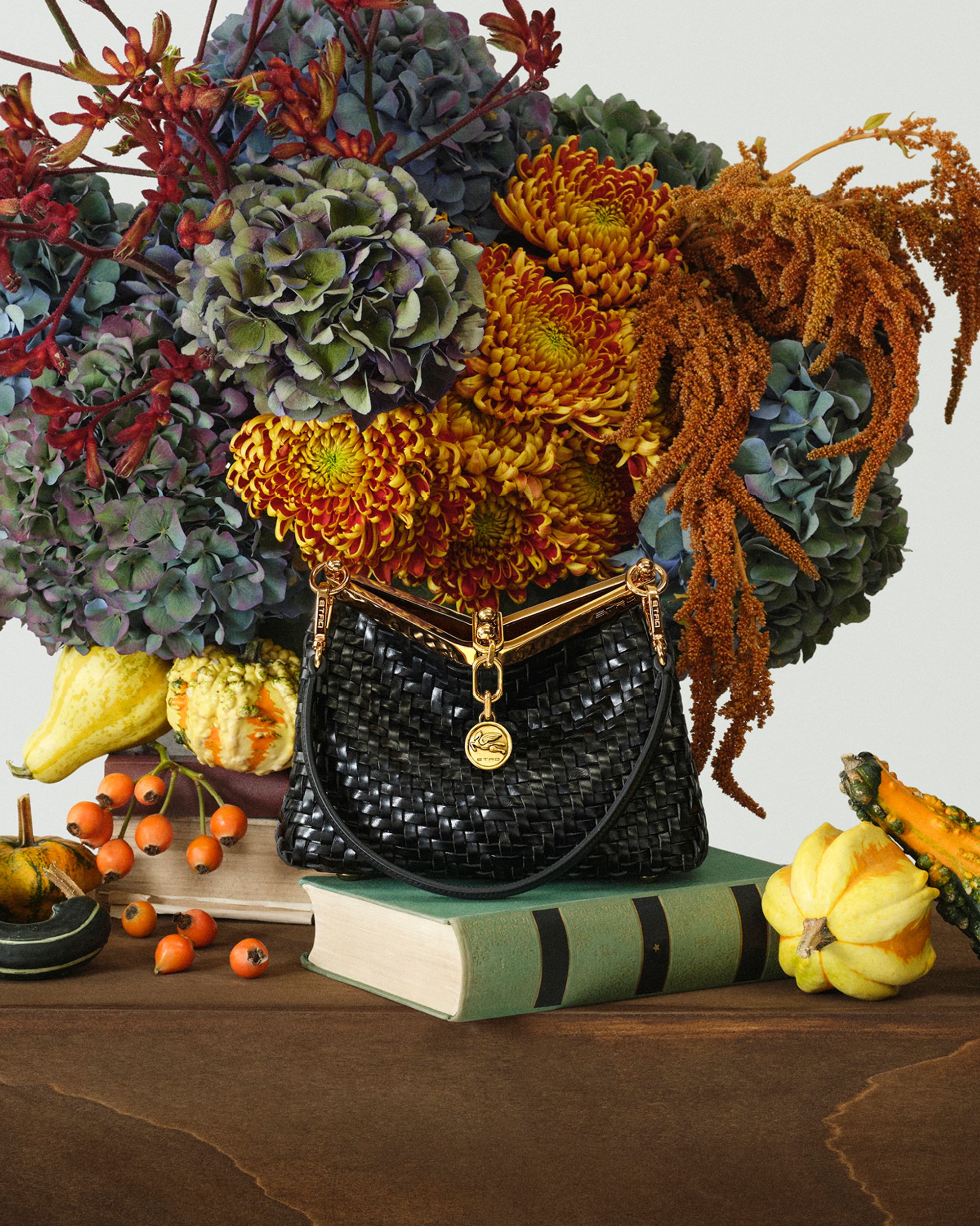 CREATIVE DIRECTION – CONTENT CREATION VELA BAG CAMPAIGN FW24