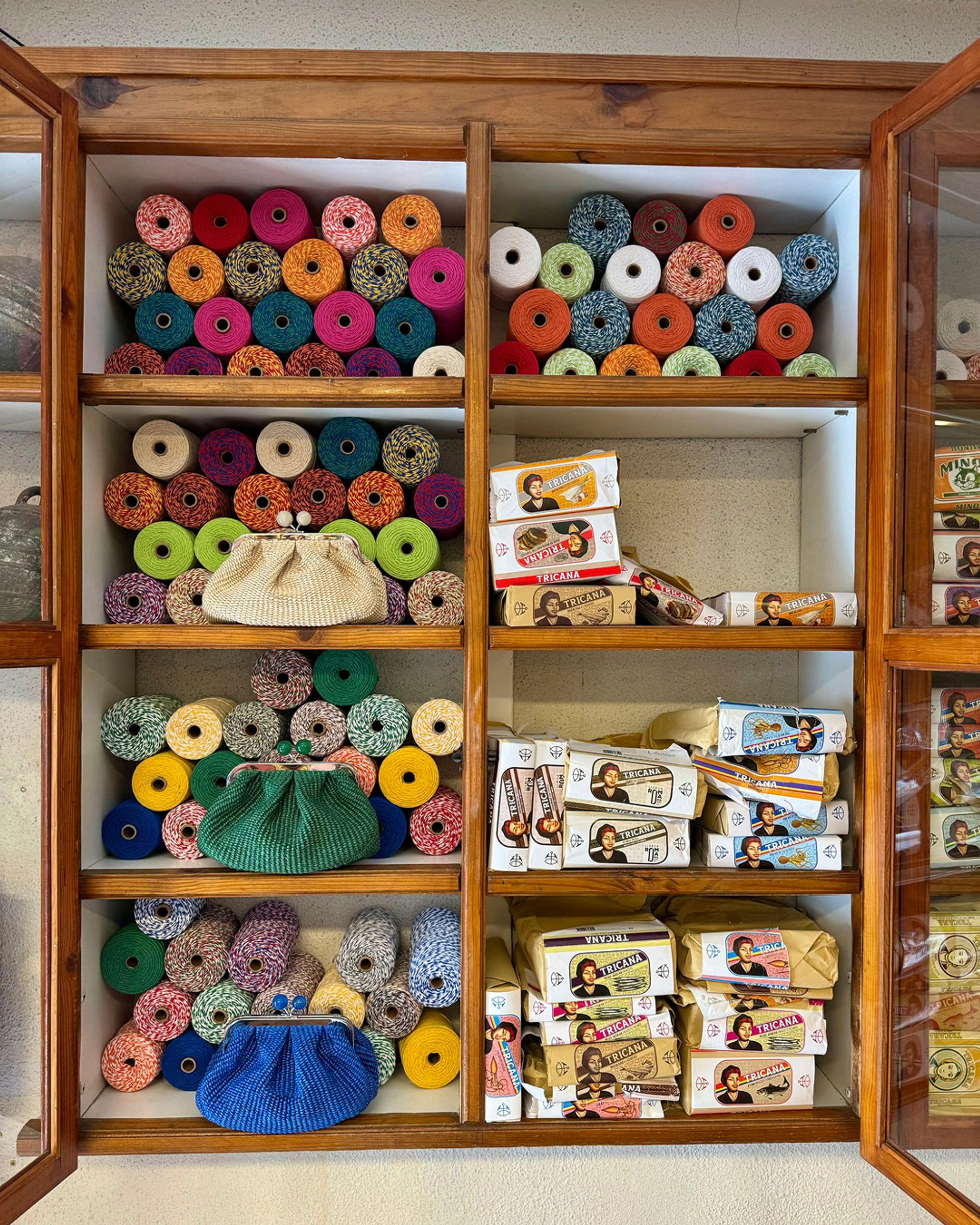 CREATIVE DIRECTION - OFF-THE-BEATEN WEEKEND LISBOA