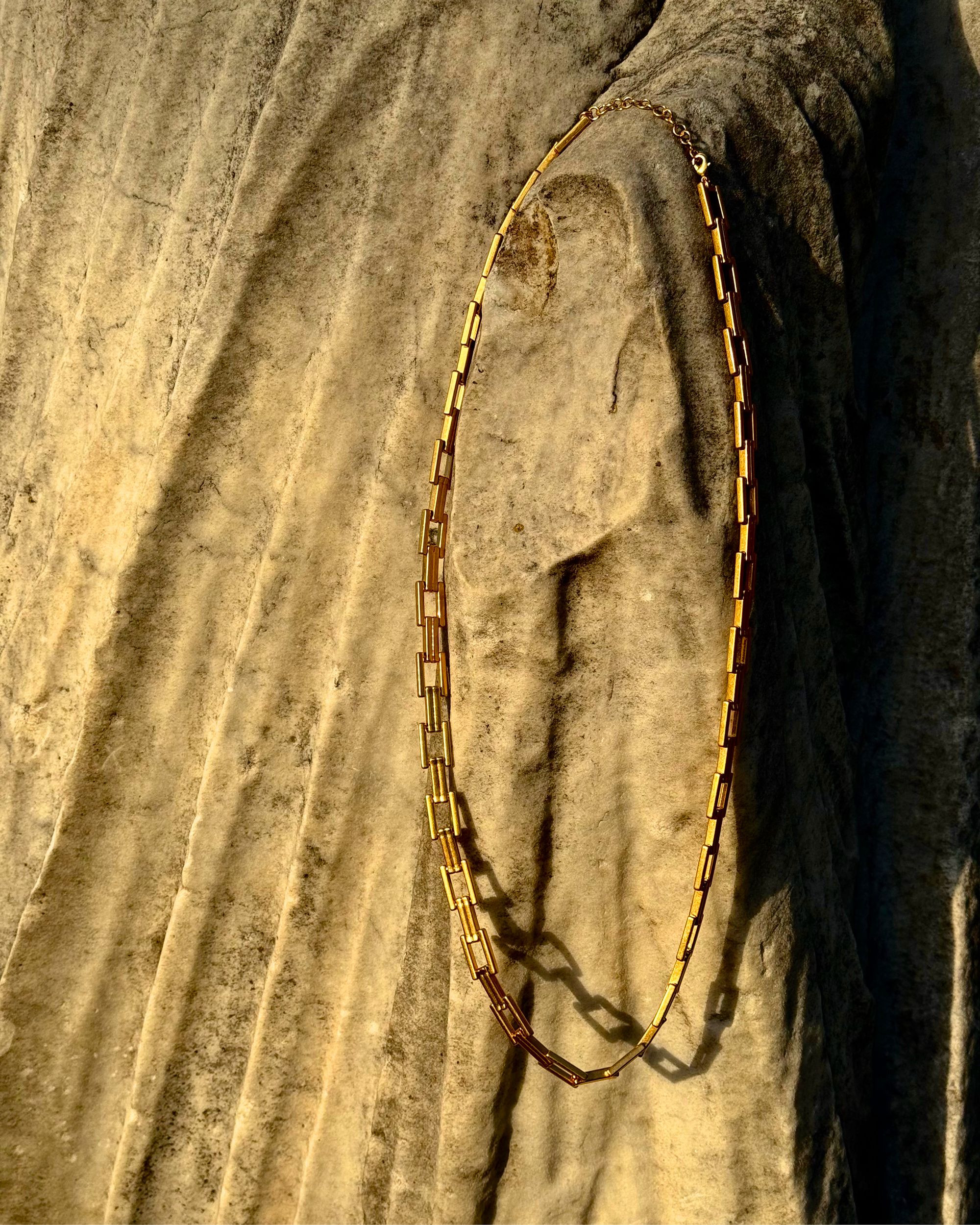 CREATIVE DIRECTION - OFF-THE-BEATEN WEEKEND ROMA