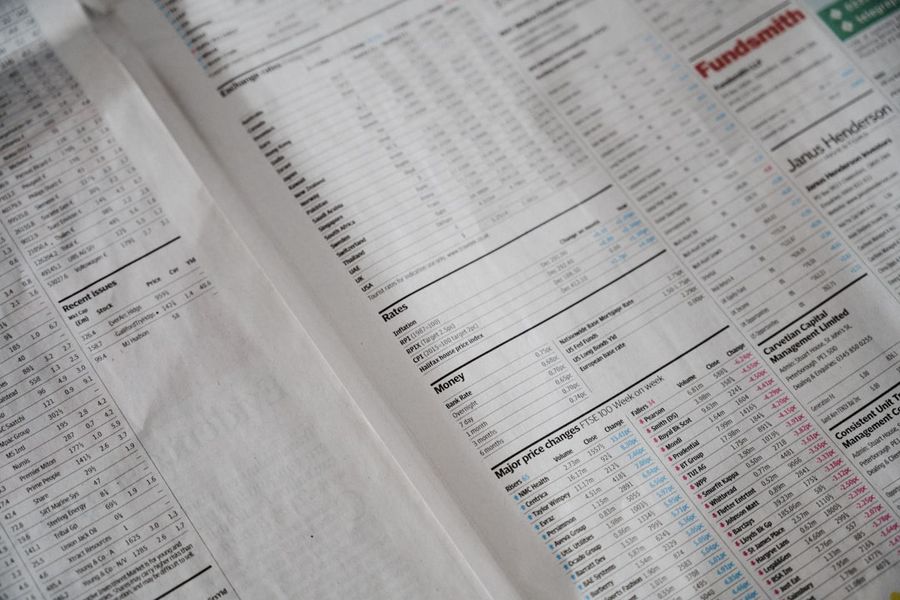 Ilustrasi pivot cashflow dari slot ke pasar saham — MCA financial education