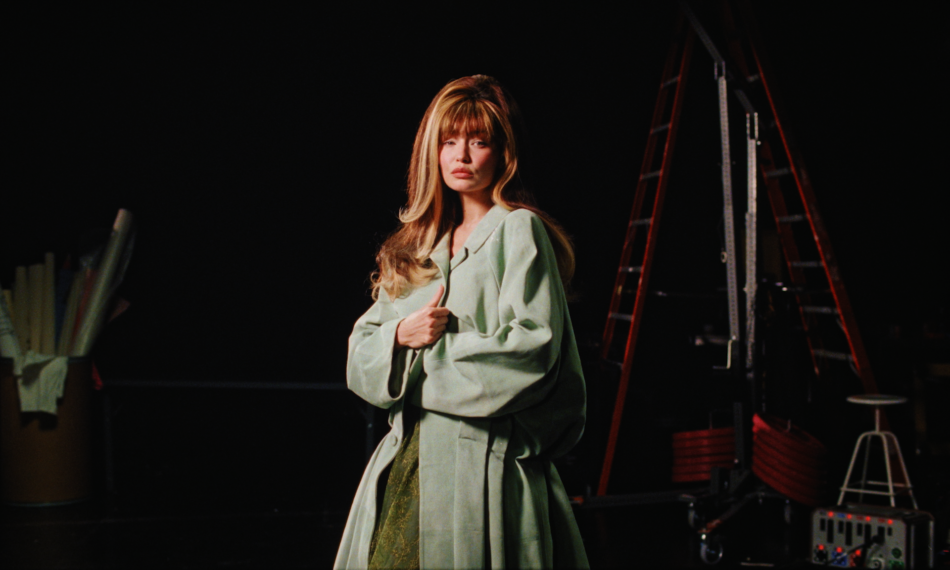 Vogue "You Can't Stop The Beat"