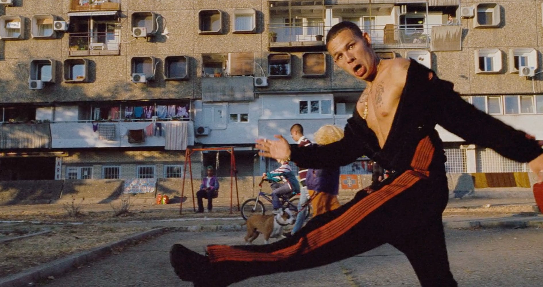 Mura Masa ft. Slowthai “Deal Wiv It”