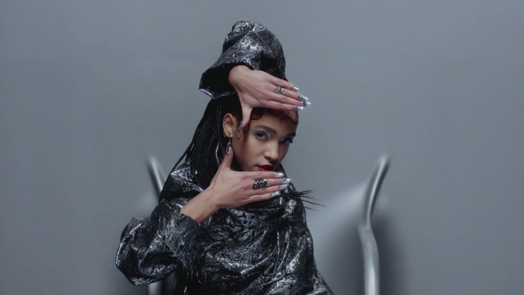FKA Twigs “Glass & Patron”