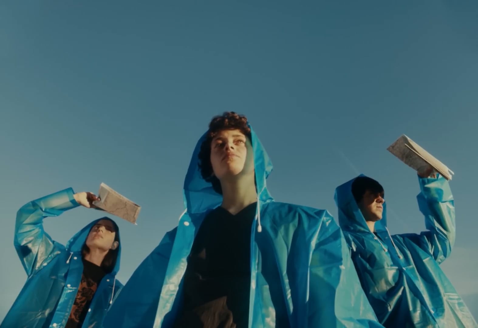 Omar Apollo "Live For Me"