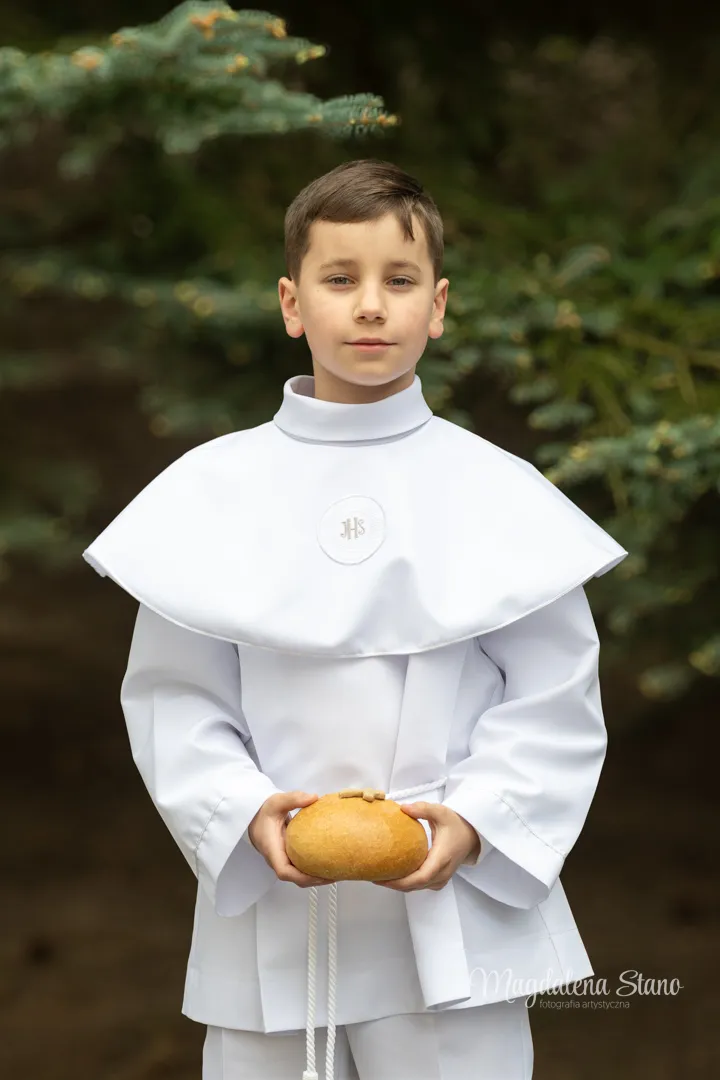 Fotograf na Komunię Świętą w Krakowie i okolicach: Reportaż z sesji klasowych i indywidualnych. portret-komunijny-dziecka-krakow-indywidualna-sesja-plenerowa-fotograf