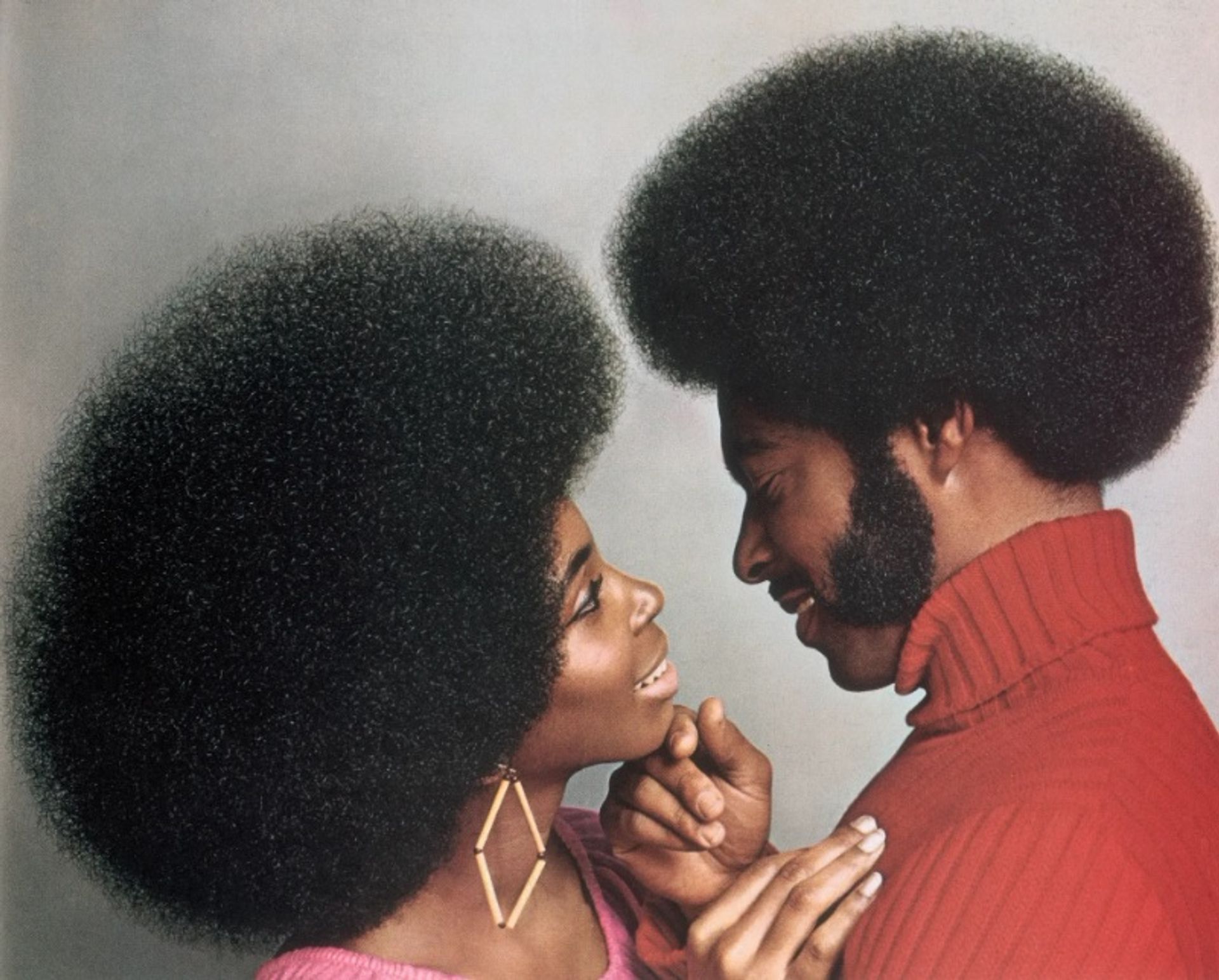 האנק וויליס תומס, מהסדרה Unbranded Series B, A Natural Explosion! Afro Sheen® Blowout Creme Relaxer (1973/2007).

באדיבות מוזיאון רובל