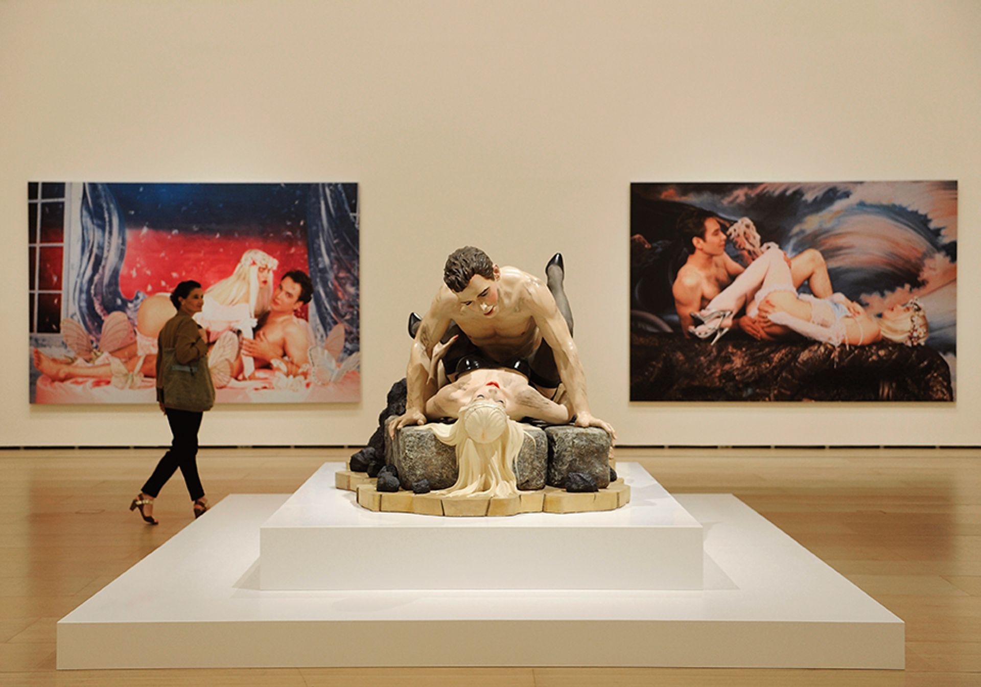 מייקל היידן טוען ששלוש יצירות בסדרה של קונס מ-1989, Made in Heaven, שהוצגה ברטרוספקטיבה בגוגנהיים בילבאו ב-2015 - משלבות את הפסל שלו

אנדר גילנאה / AFP באמצעות Getty Images


