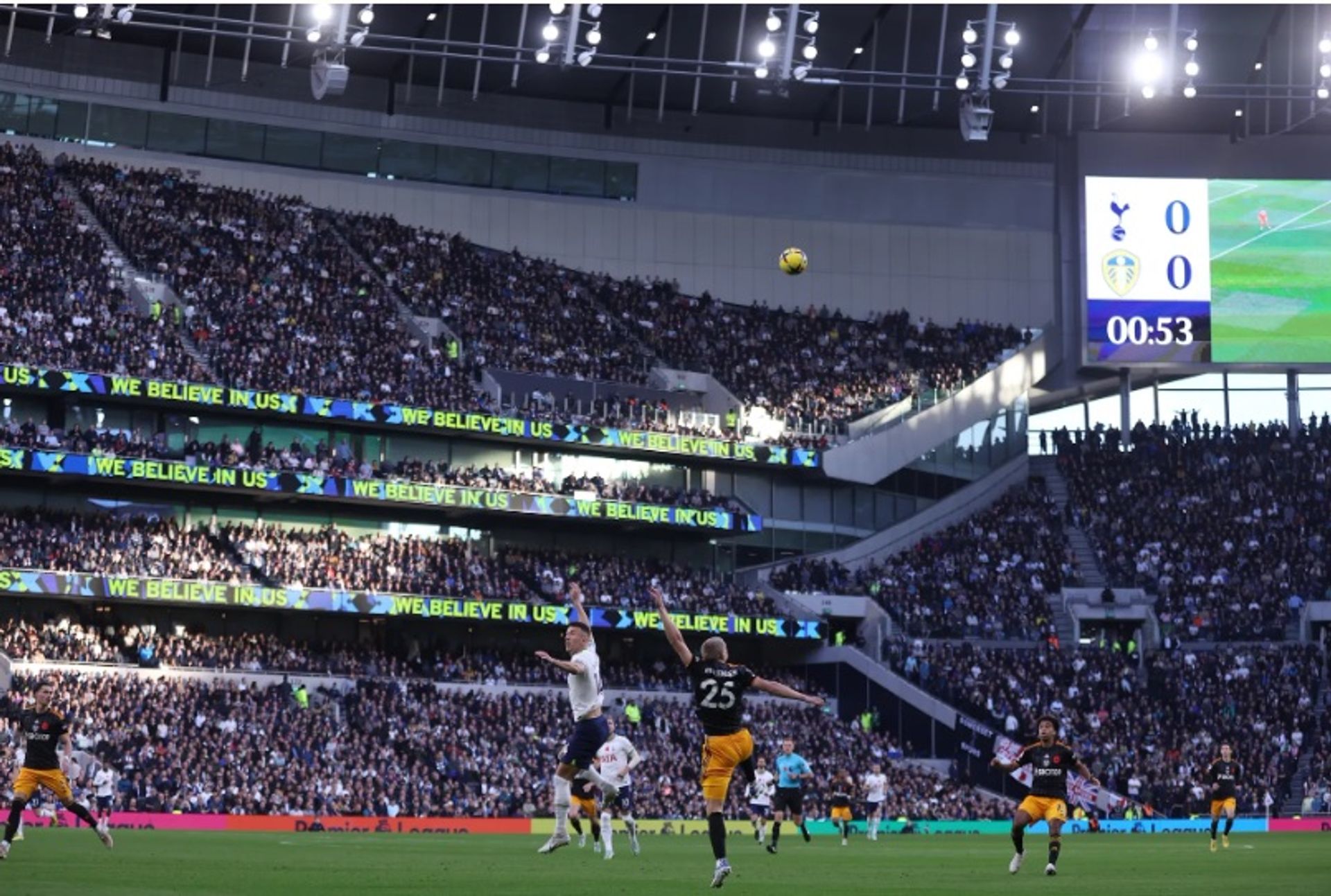 We Believe In Us של מארק טיצ'נר, הוצג באצטדיון טוטנהאם הוטספר, 12 בנובמבר 2022. 

באדיבות Tottenham Hotspur FC, Getty Images ו- OOF Gallery