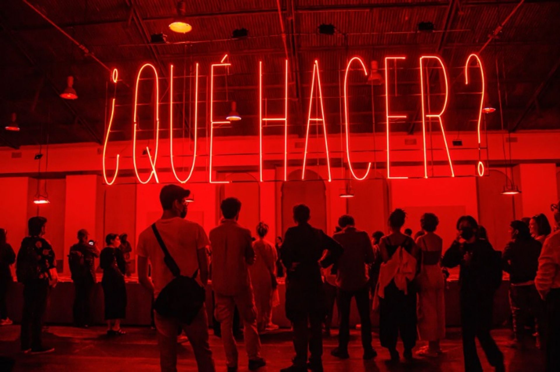 תצוגה של אלפרדו ג'אר Qué hacer? (2022) בהזמנת Hacer Noche : "הארץ המובטחת

באדיבות האמן ו-Hacer Noche. צילום: ג'ליל אולמדו