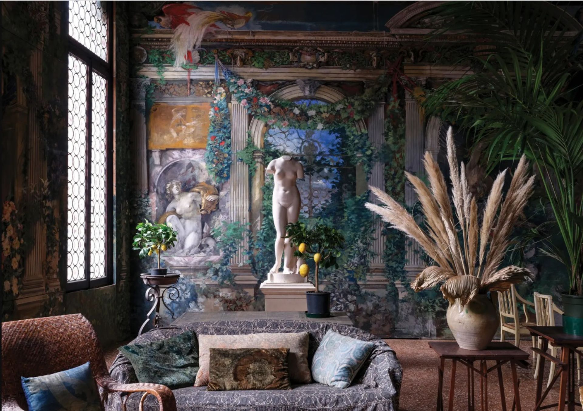 ציור הקיר The Winter Garden (1915-40s) שהיה מוסתר על ידי רהיטים במשך שנים, נחשף כעת בצורה מפוארת במוזיאון פורטוני, מוזיאון הבית הוונציאני המוקדש לאמן והמעצב הספרדי מריאנו פורטוני אי מדרזו

צילום: מאסימו ליסטרי