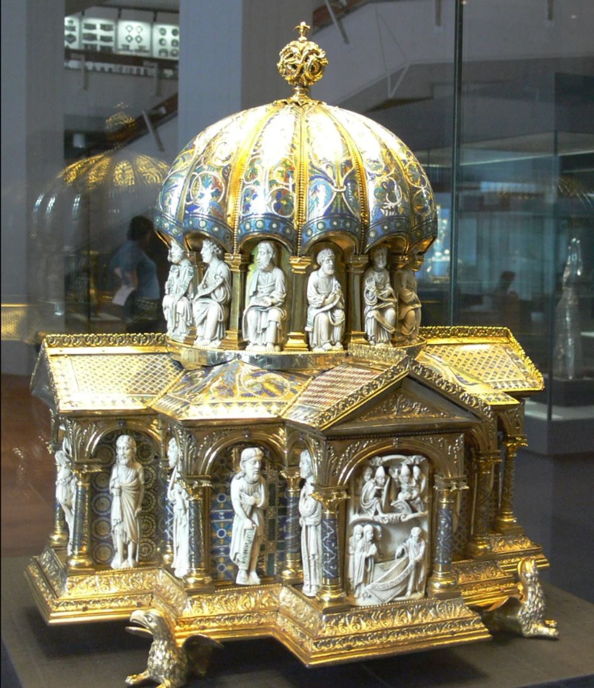 שריד זה הוא חלק מ"אוצר גואלף", המוצג ב-Kunstgewerbemuseum (מוזיאון לאמנויות שימושיות) בברלין

תמונה באמצעות ויקימדיה קומונס